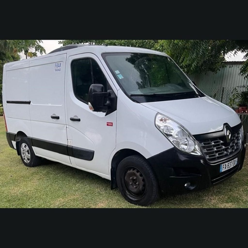 Location de véhicules fourgon frigorifique et location camion frigorifique Renault master 9m3 Guadeloupe